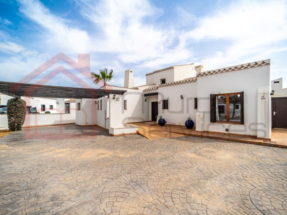 Villa for sale in El Valle Golf Resort