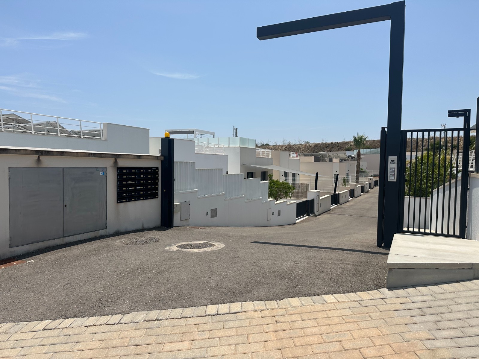o_1it9pv9v5kn08fgpo012a61d9r45 Villa in San Miguel de Salinas, Alicante