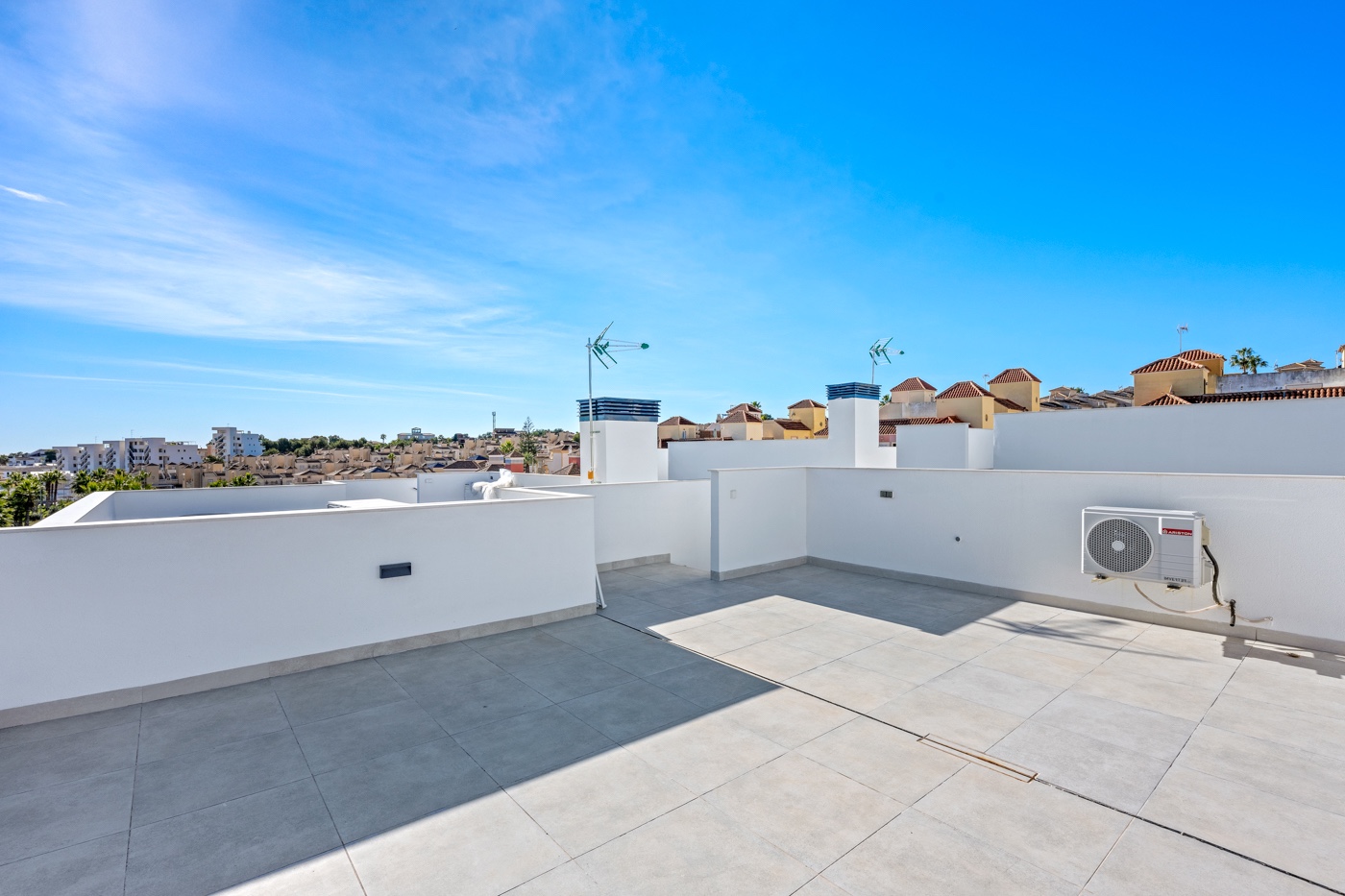 o_1jepm3t3g1v111i051f4m1am3qth36 Villa in Orihuela Costa, Alicante