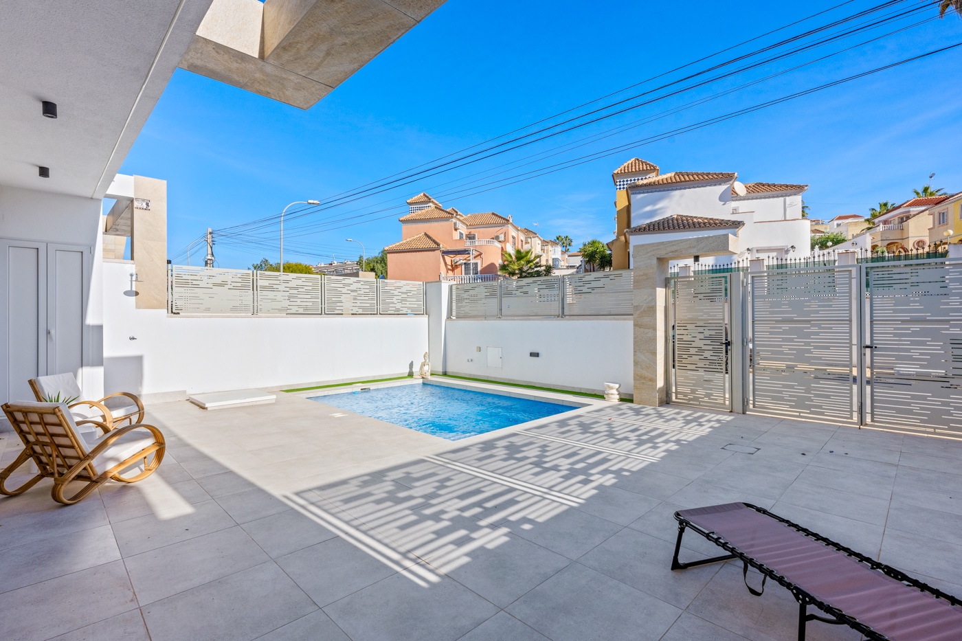 o_1jepm3t3he8q11cakbgbrhs33q Villa in Orihuela Costa, Alicante
