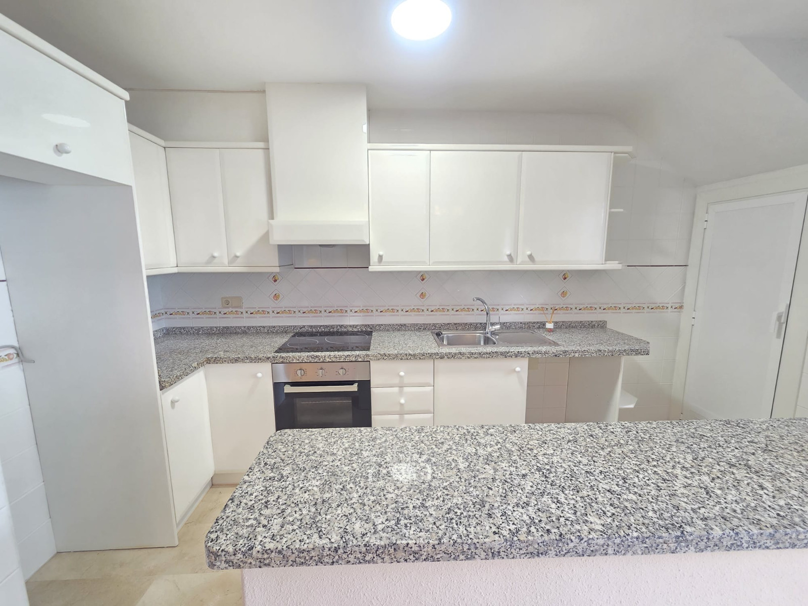 o_1jsd0e6ii1scn1iagqt61ume13r91i Bungalow in Villamartin, Alicante