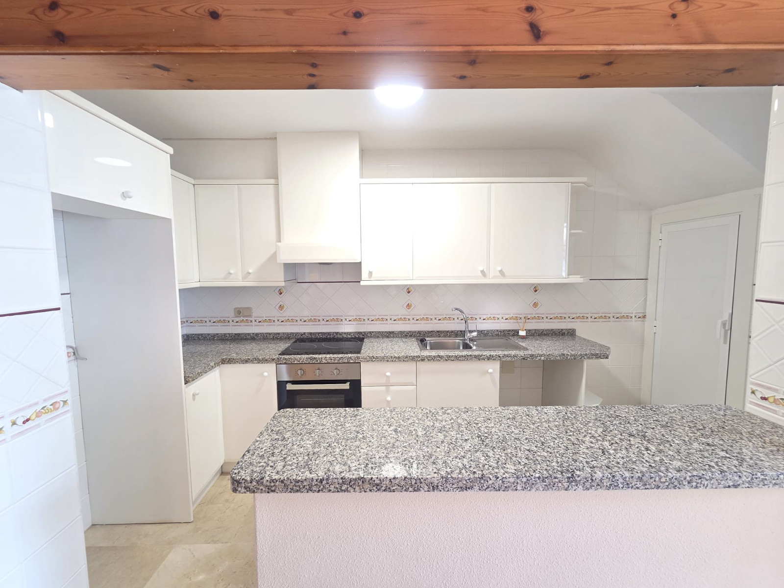 o_1jsd0p951if0rju137k1spqnpn30 Bungalow in Villamartin, Alicante