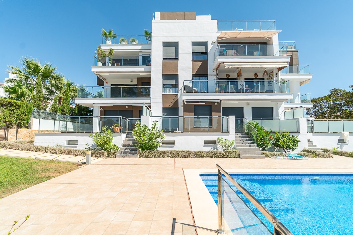 o_1jt13sajr11b61qn31c261u9li1835 Penthouse in Villamartin, Alicante