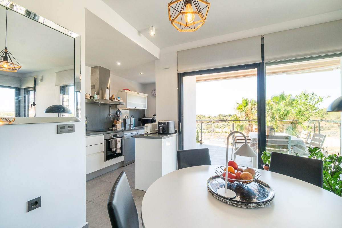 o_1jt13sajr11d617f2bs6jbk1f2839 Penthouse in Villamartin, Alicante