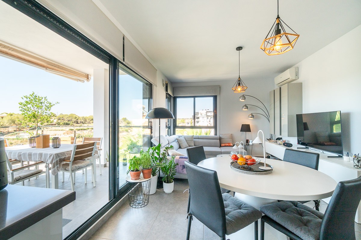 o_1jt13sajr2eplgavad1jjk1cjl3e Penthouse in Villamartin, Alicante