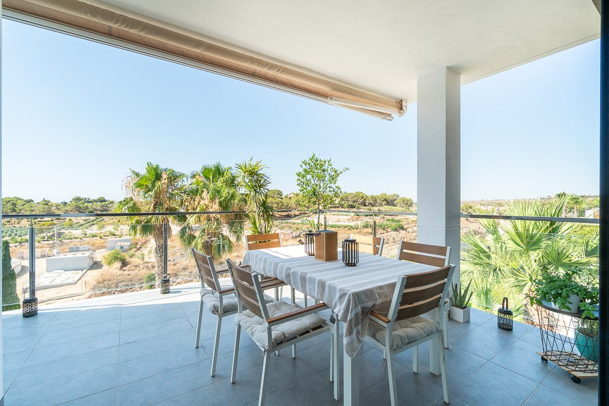 o_1jt13sajr4bnqas1ulq97eivv3f Penthouse in Villamartin, Alicante