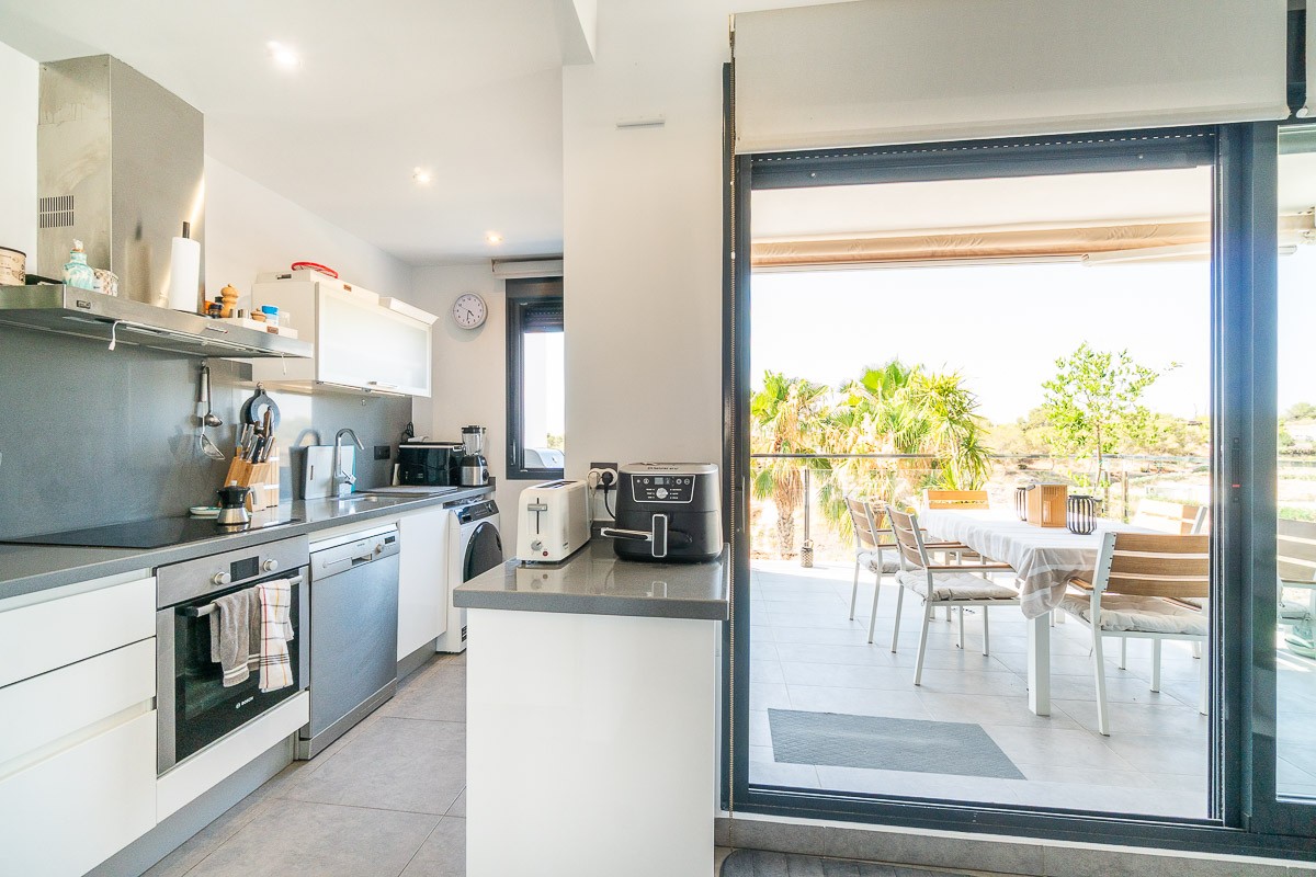 o_1jt13sajrb3jno4gfr1tqoupe3b Penthouse in Villamartin, Alicante