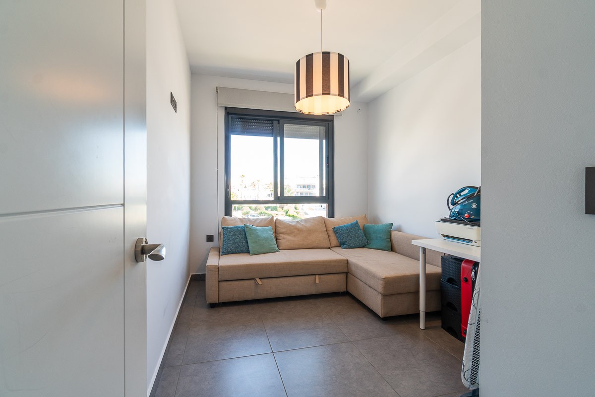 o_1jt13sajrcjd1798kjhb5sd5q3s Penthouse in Villamartin, Alicante