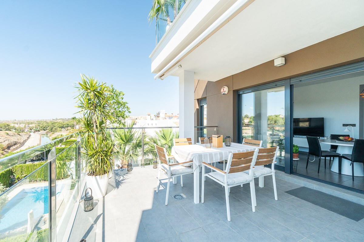 o_1jt13sajrdrsh21f1a1rgtlt33.jpg Penthouse for sale in Villamartin