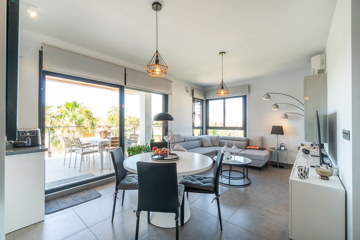 o_1jt13sajreuf10hhj6kdr715c537 Penthouse in Villamartin, Alicante