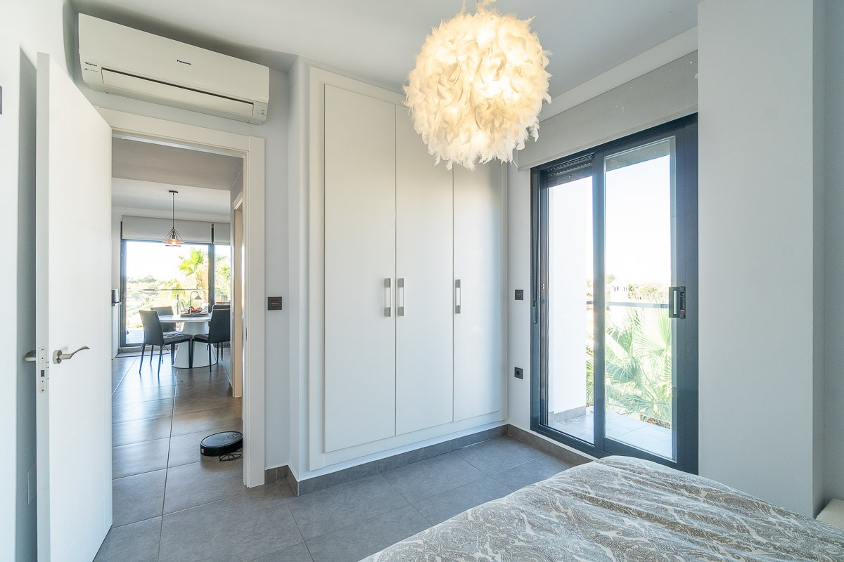 o_1jt13sajript1dphfr21qb02qn3u Penthouse in Villamartin, Alicante
