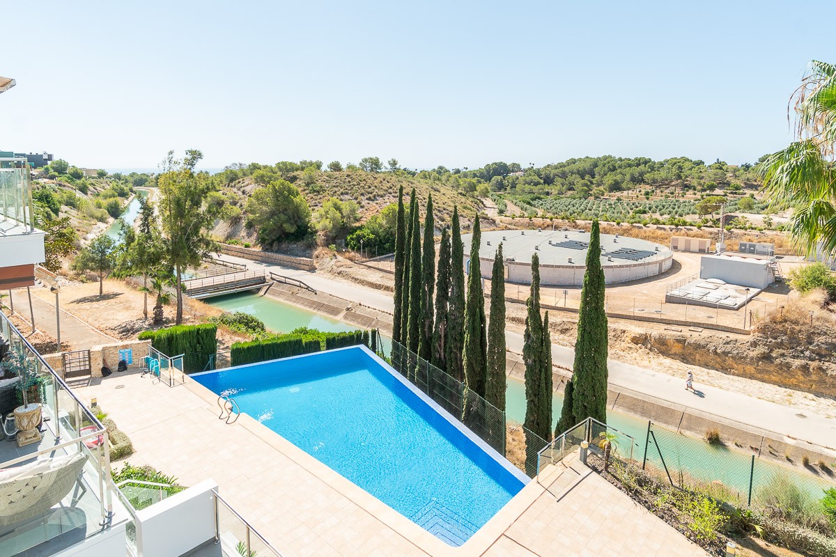 o_1jt13sajrmme521rvd1nh203i Penthouse in Villamartin, Alicante