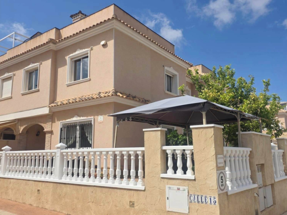 Villa for sale in Villamartin