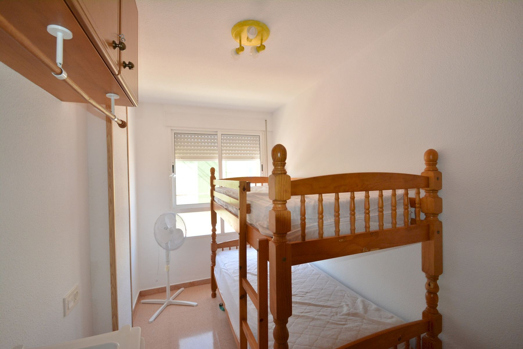 o_1jt3pf8lt14ul1b0o1526sit1pn129 Apartment in Guardamar del Segura, Alicante