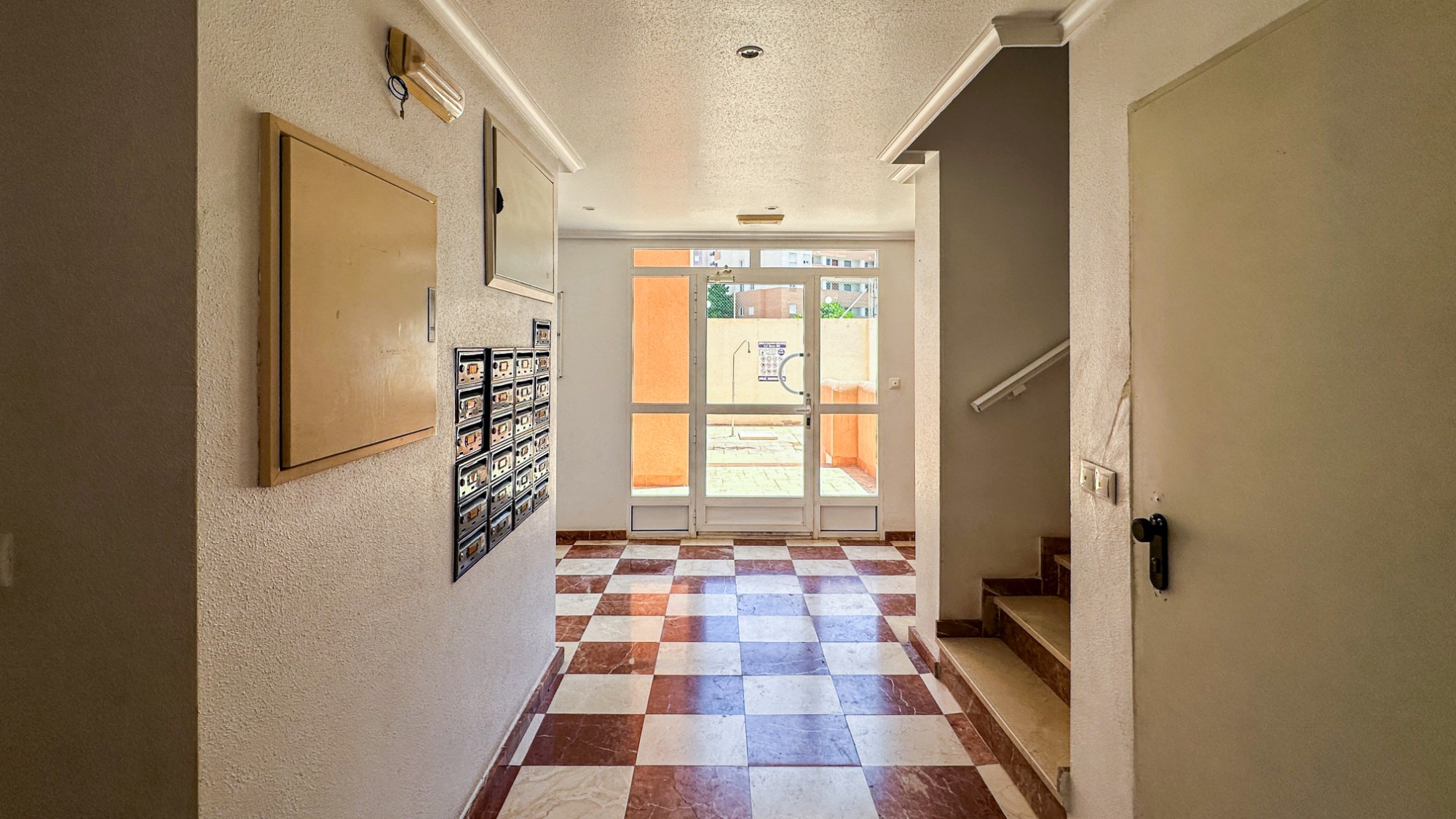 o_1jt5rdqm41rtrt9410o61np9rp32l Apartment in Guardamar del Segura, Alicante