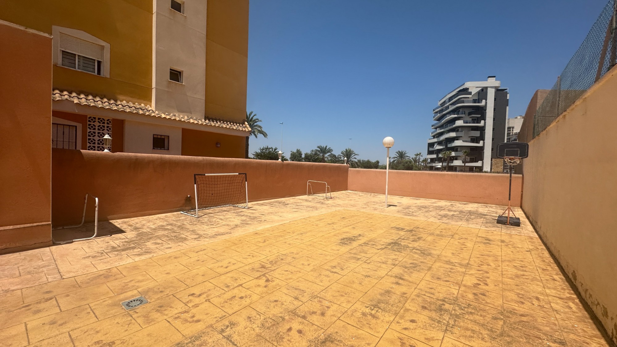 o_1jt5rdqm4v6q1s5bqt13ekokb3n Apartment in Guardamar del Segura, Alicante