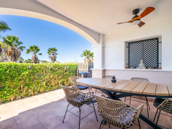 Townhouse for sale in La Torre Golf Resort