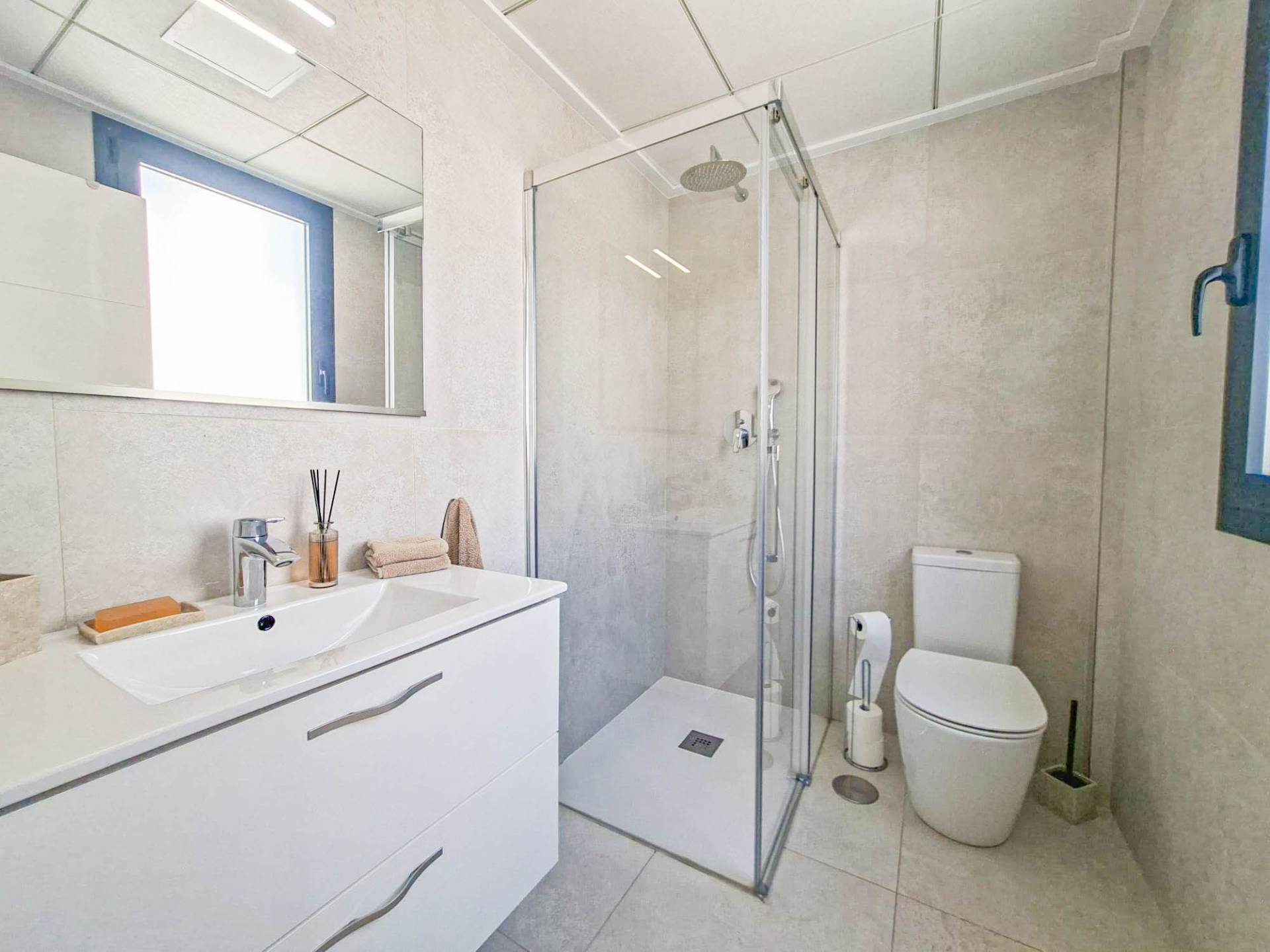 x9BQ2asBKCk3qdt2k4zvWwDczUwnGoGz Villa in Villamartin, Alicante