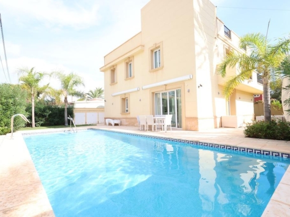 Villa for sale in Cabo Roig