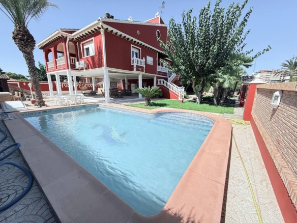 Villa for sale in Campoamor