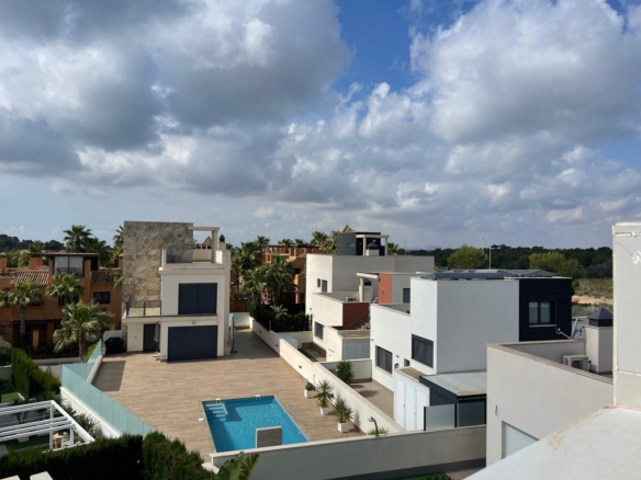 Villa for sale in San Miguel de Salinas