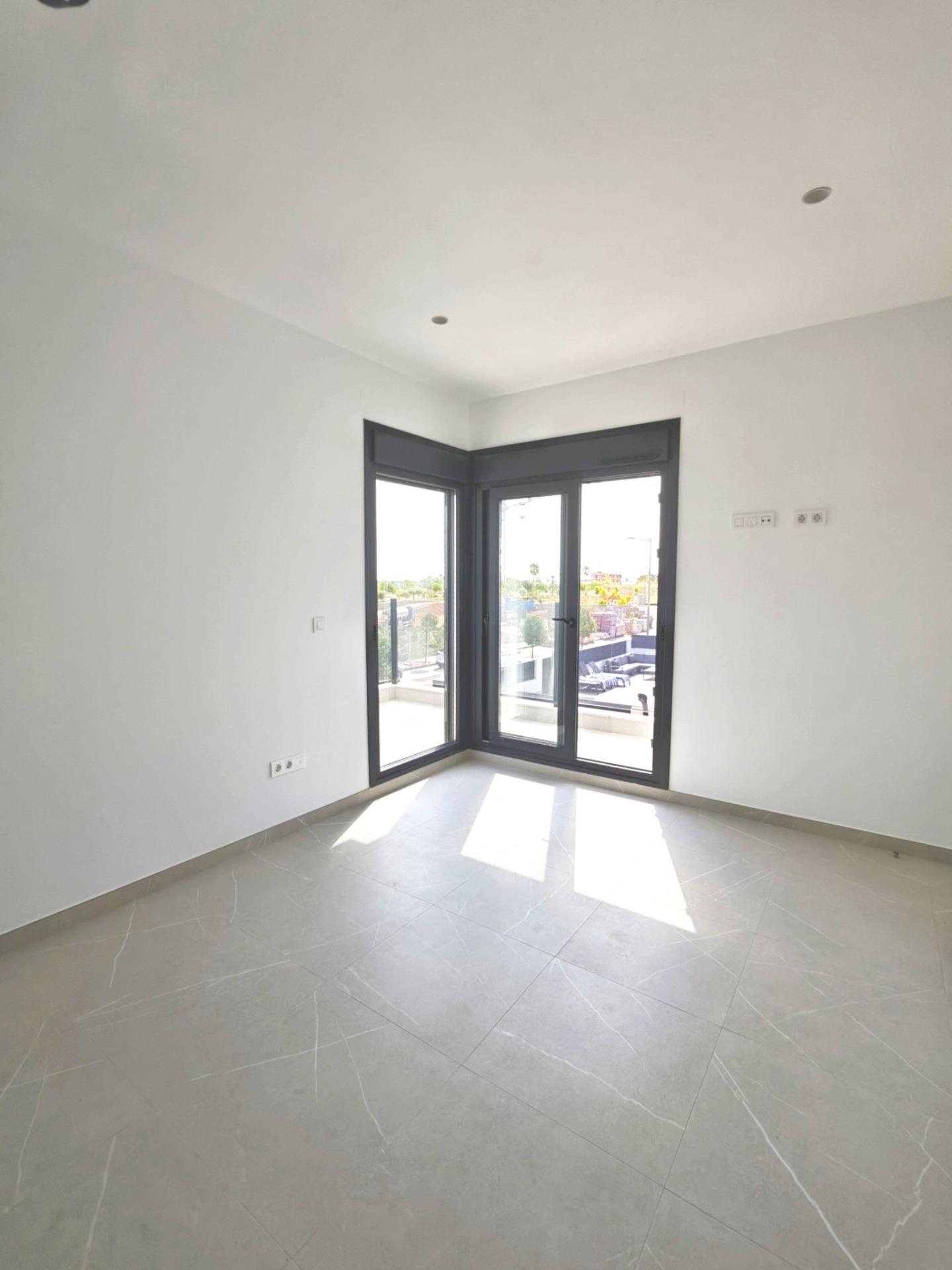 2-33 Villa in Los Alcazares, Murcia