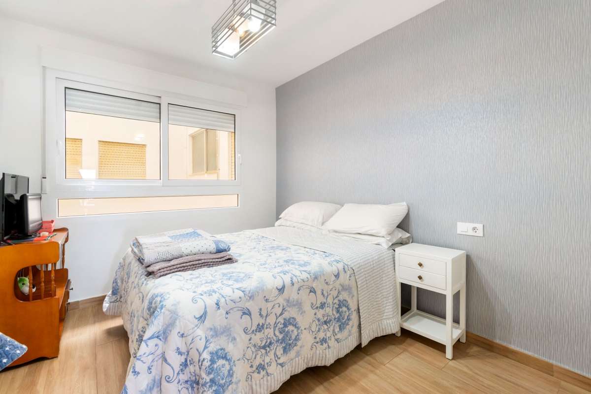 1200