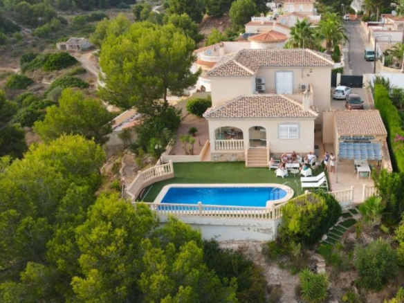 Villa for sale in Pinar de Campoverde