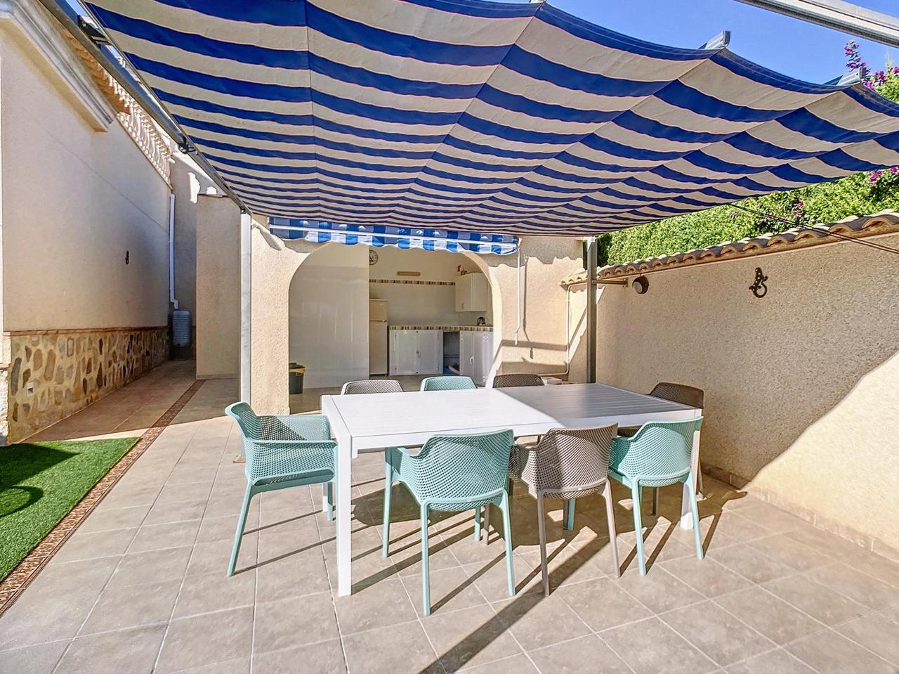 26k995q0831 Villa in Pinar de Campoverde, Alicante