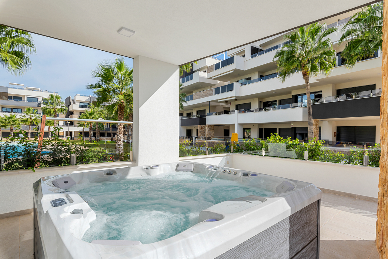 26q224v0809 Apartment in Villamartin, Alicante
