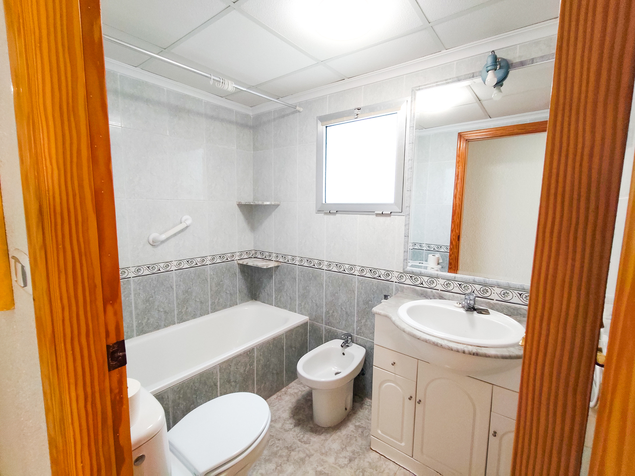 2_bedroom_beachside_apartment_in_guardamar_del_segura4_xlarge Apartment in Guardamar del Segura, Alicante