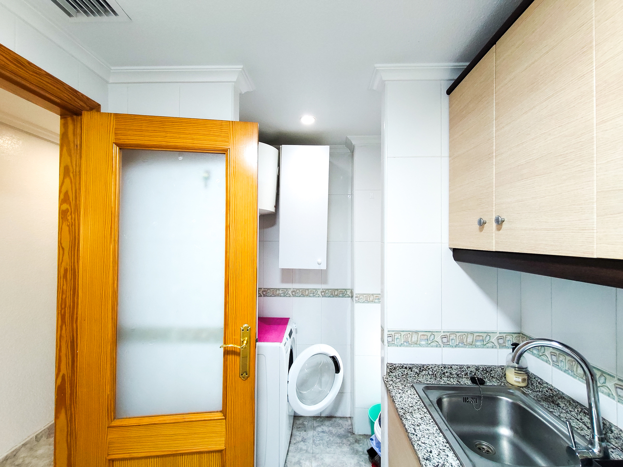 2_bedroom_beachside_apartment_in_guardamar_del_segura6_xlarge Apartment in Guardamar del Segura, Alicante