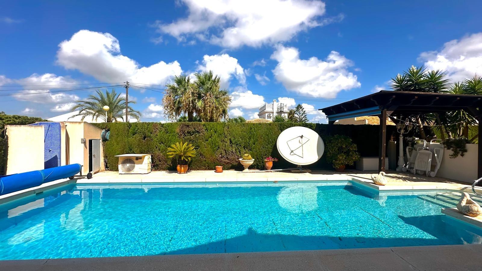 3-13 Villa in Cabo Roig, Alicante