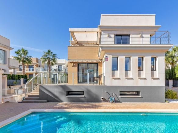 Villa for sale in Orihuela Costa