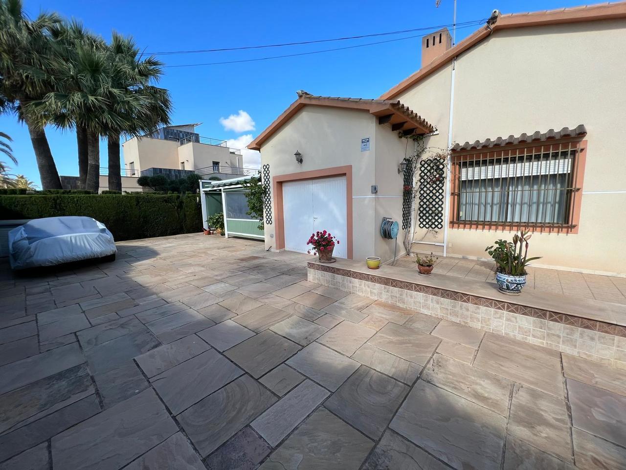 4d357333ce4a6347e357_xlarge Villa in Cabo Roig, Alicante