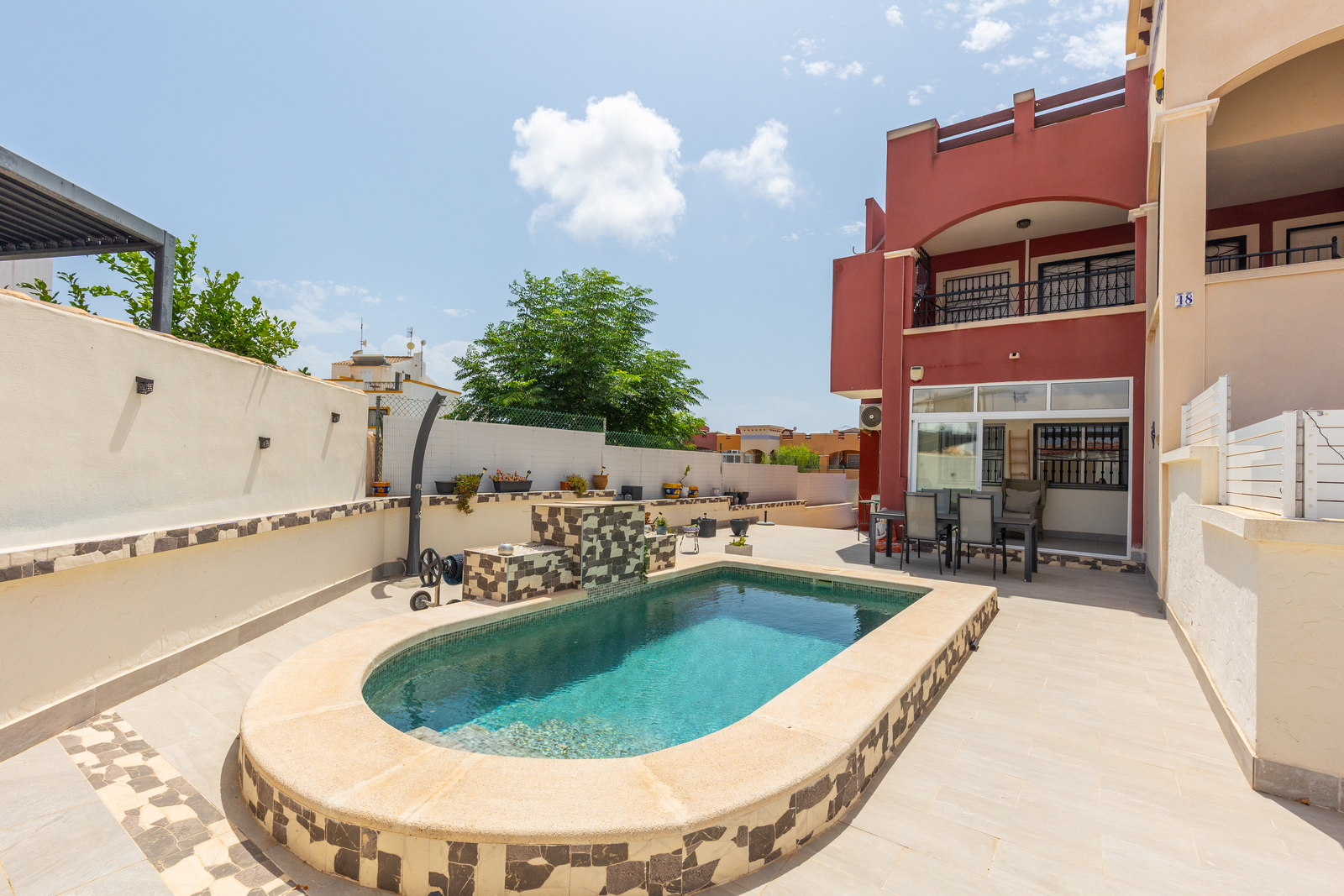 6a7c8c3d88063_012024061203 Alicante – Sunrise Dream Properties