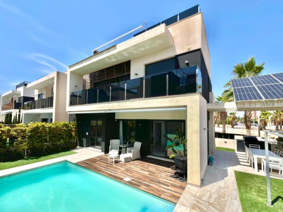 Villa for sale in Orihuela Costa