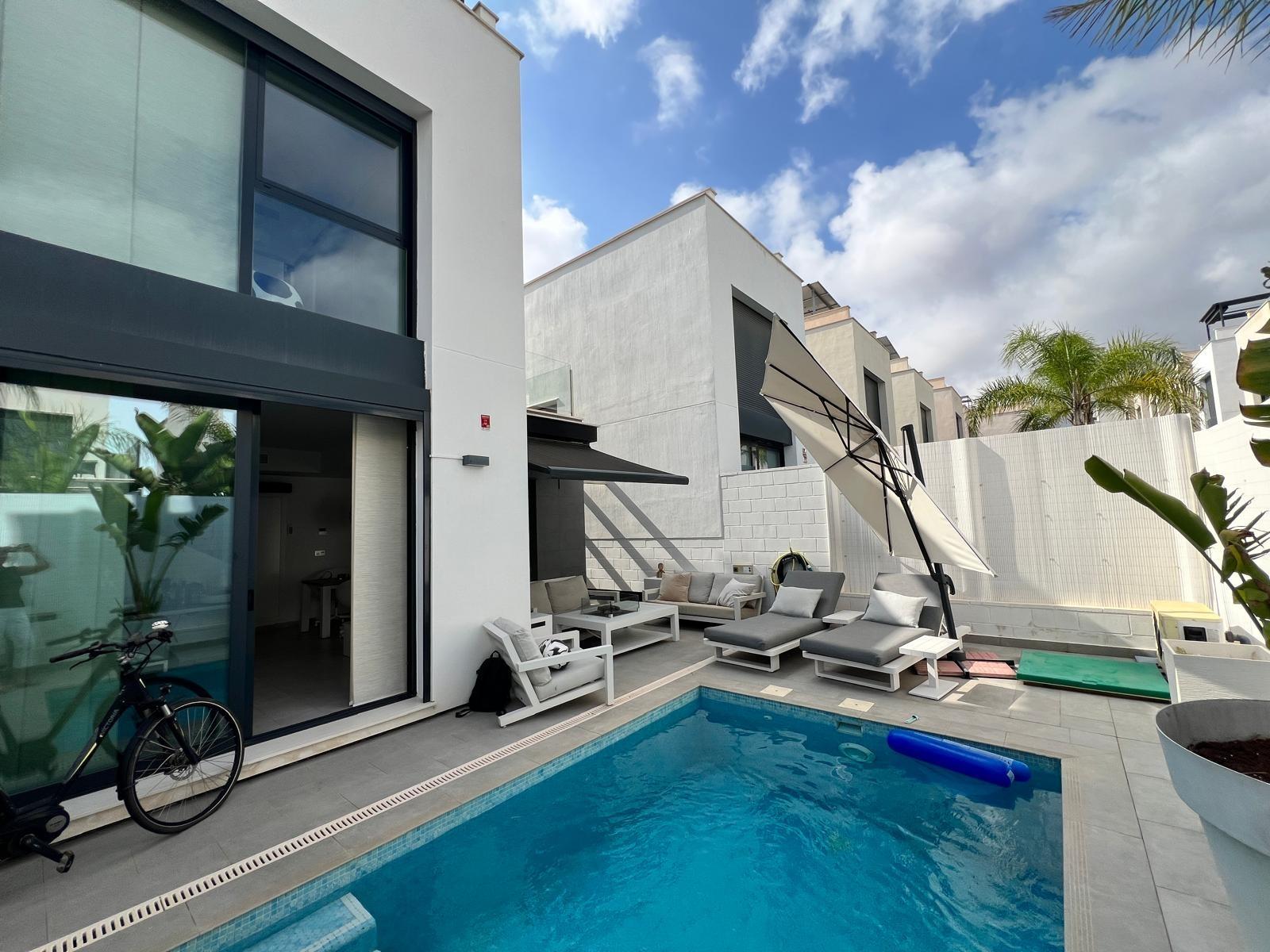 7-21 Villa in Orihuela Costa, Alicante