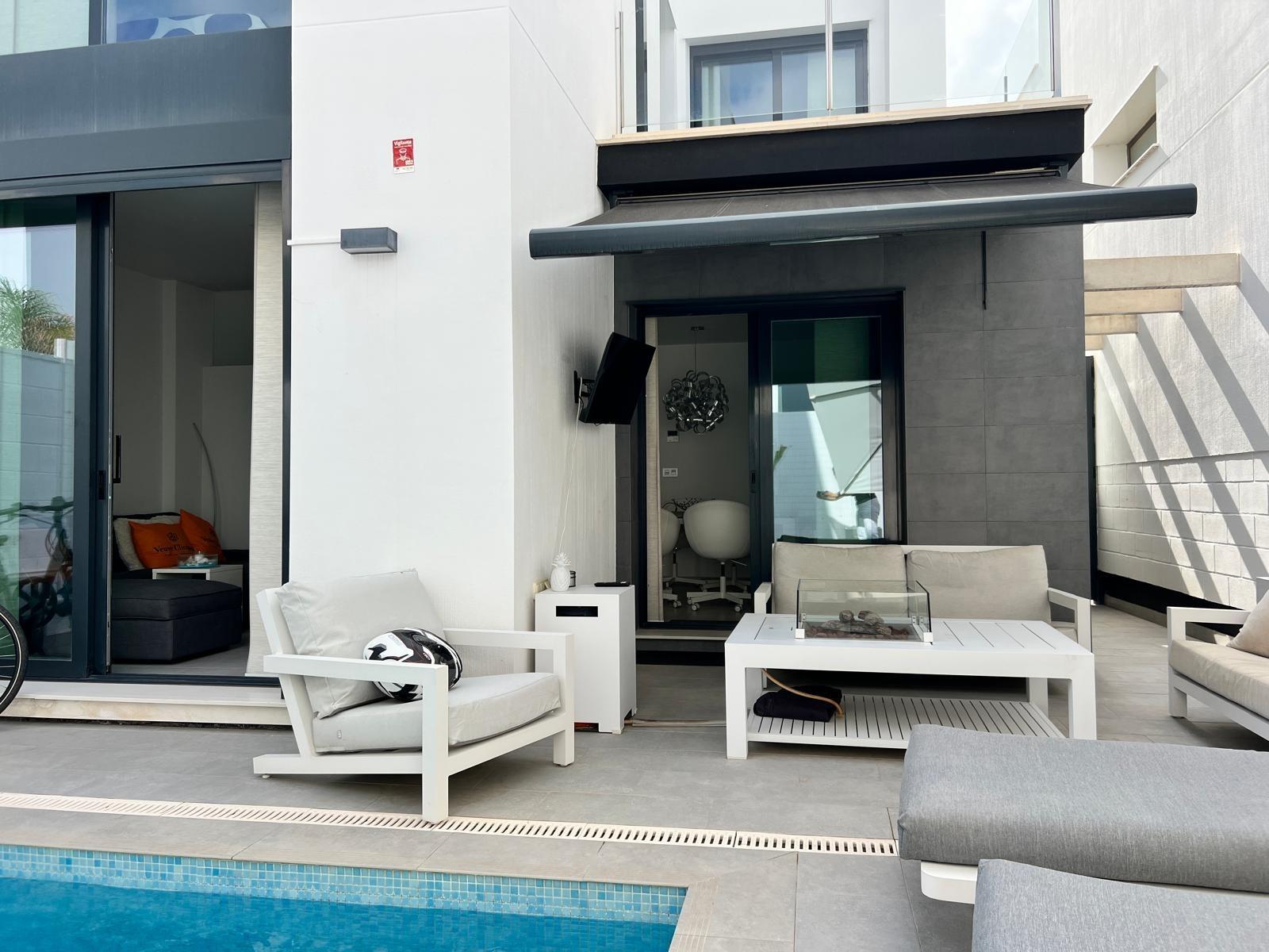 7-25 Villa in Orihuela Costa, Alicante