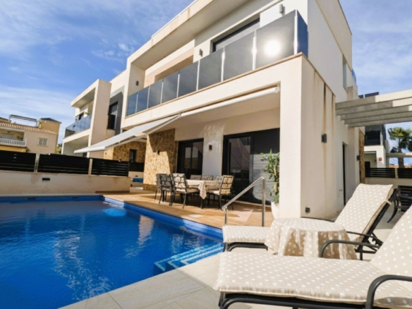 Villa for sale in Cabo Roig