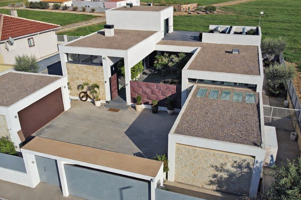ChatGPT_Image_Mar_6__2026_at_11_04_28_AM_xlarge.png Villa for sale in Los Alcazares