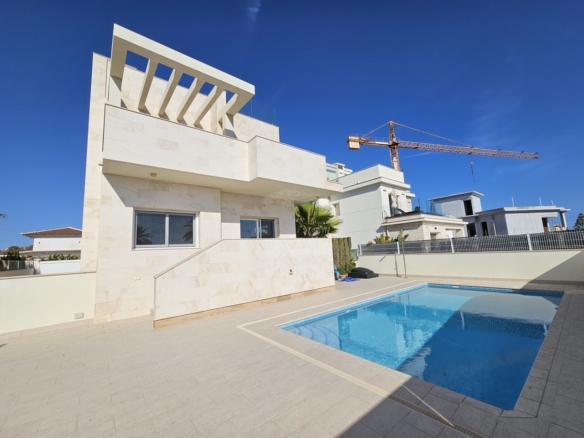 Villa for sale in La Zenia