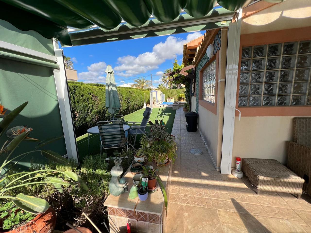 ceff33cfcf30c97ad1aa_xlarge Villa in Cabo Roig, Alicante
