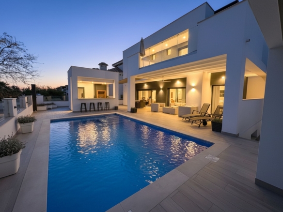 Villa for sale in Mar Menor Golf Resort