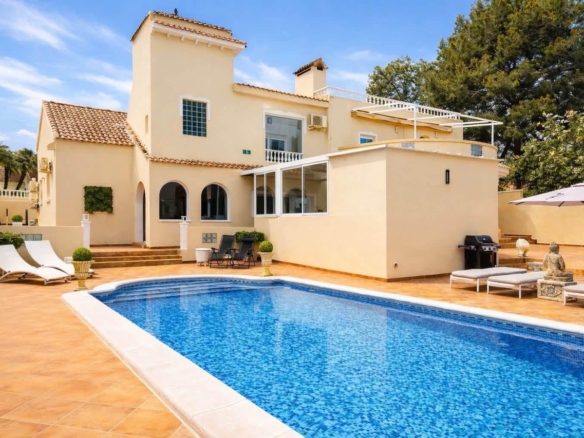 Villa for sale in San Miguel de Salinas