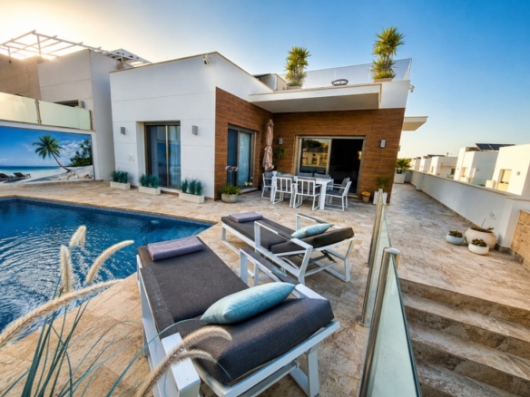 Villa for sale in San Miguel de Salinas