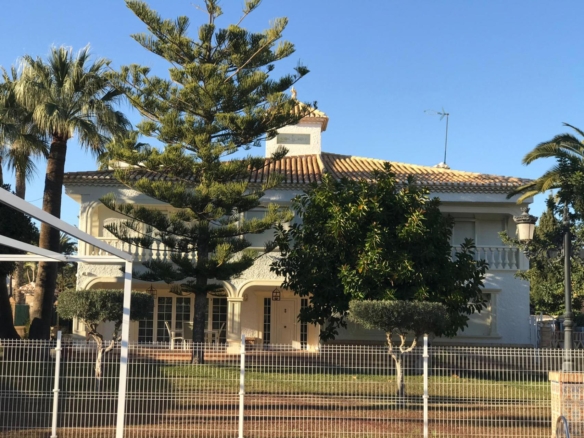 Villa for sale in Orihuela Costa