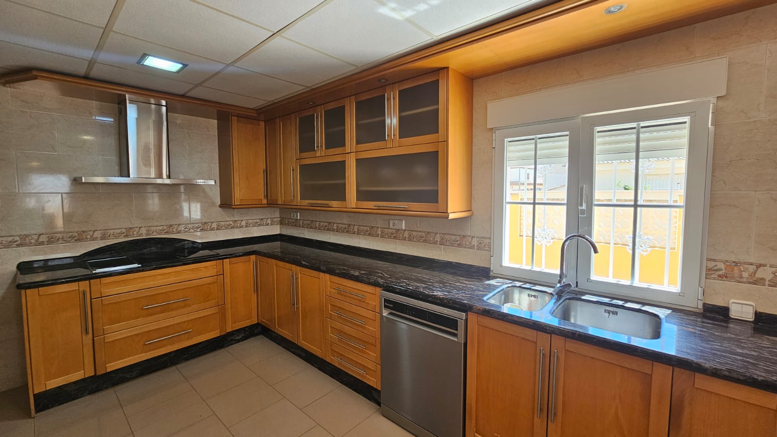 o_1i0t2k12884qmcp12l8mn21mug69 Villa in Los Alcazares, Murcia
