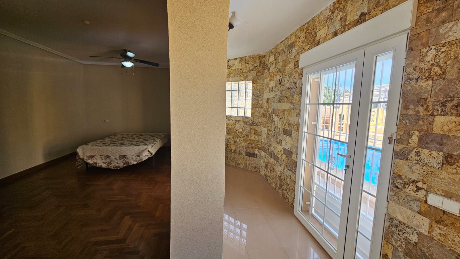 o_1i0t2k1291ho5qutnm01jk8j3t8r Villa in Los Alcazares, Murcia