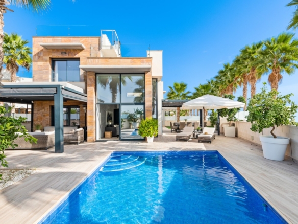 Villa for sale in Cabo Roig